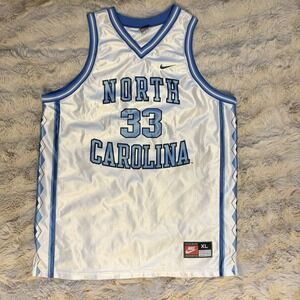 Vintage 90s Nike North Carolina Tar Heels Basketball Jersey #33 UNC XL